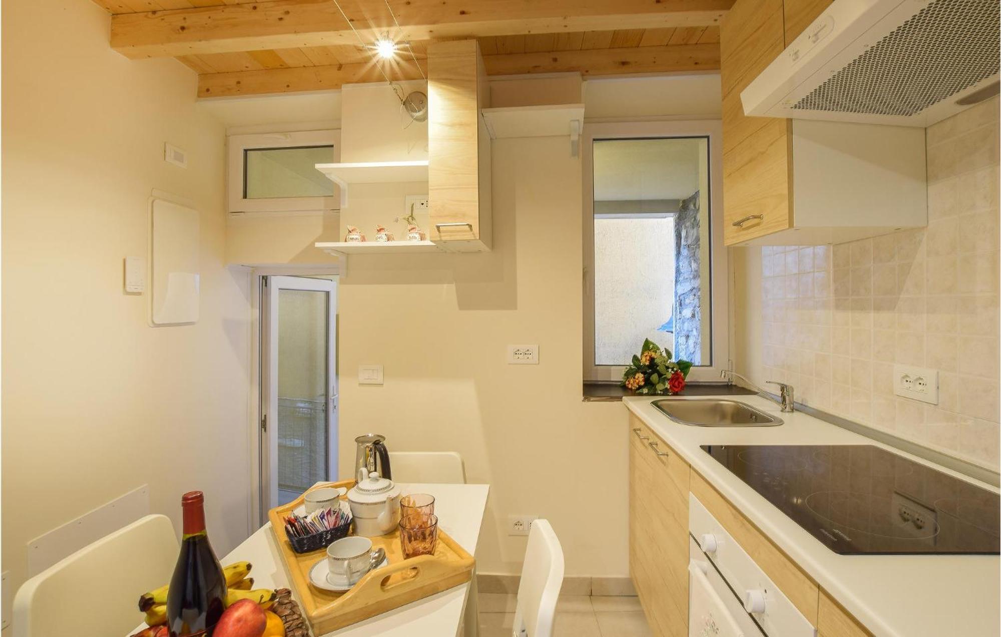 Stunning Apartment In Monte Isola With Kitchen Exterior foto